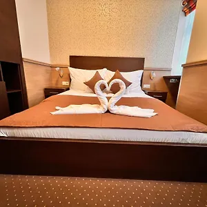 3* Hotel 21 And