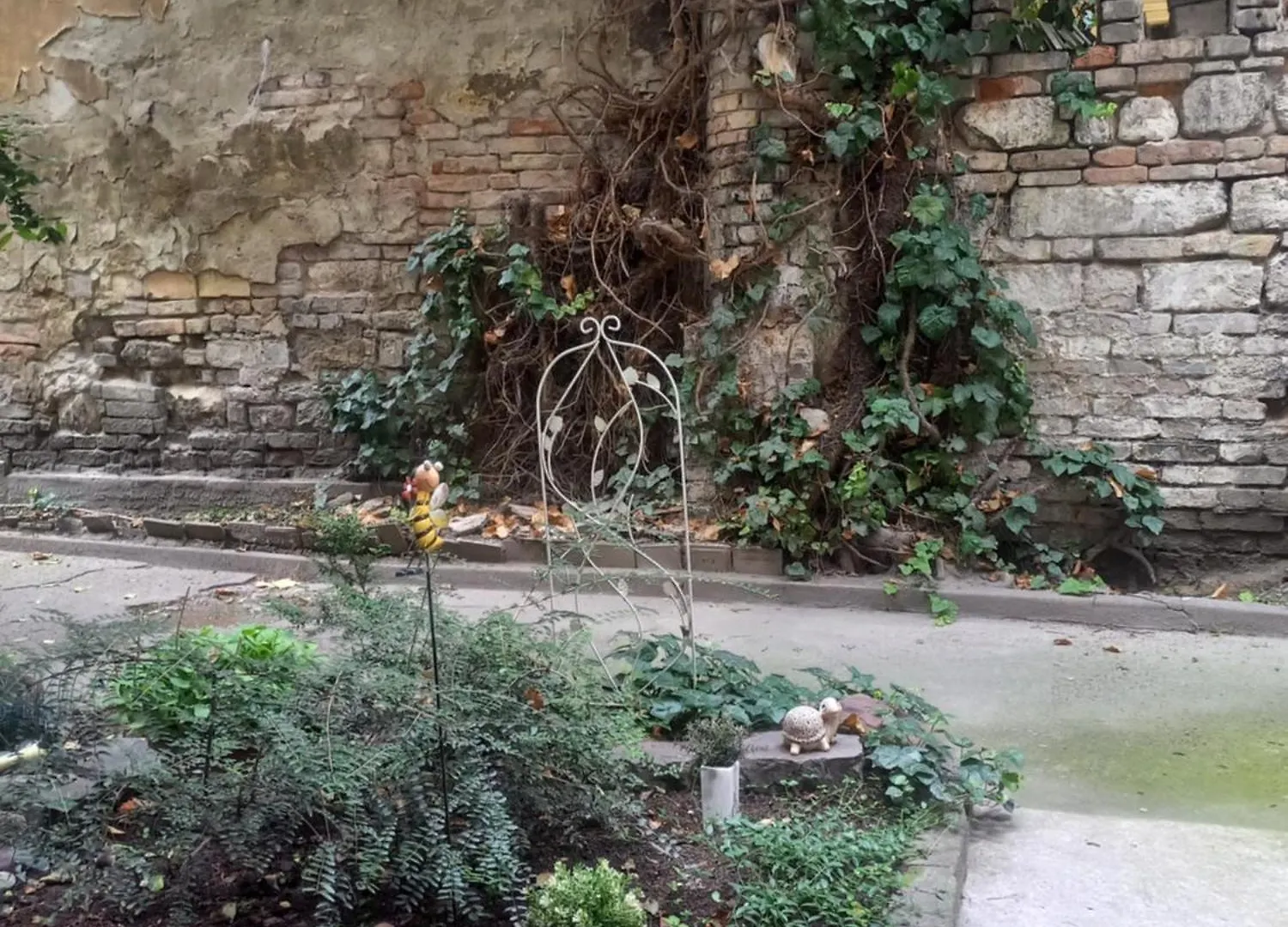 Mysterious Garden Apartment Budapest